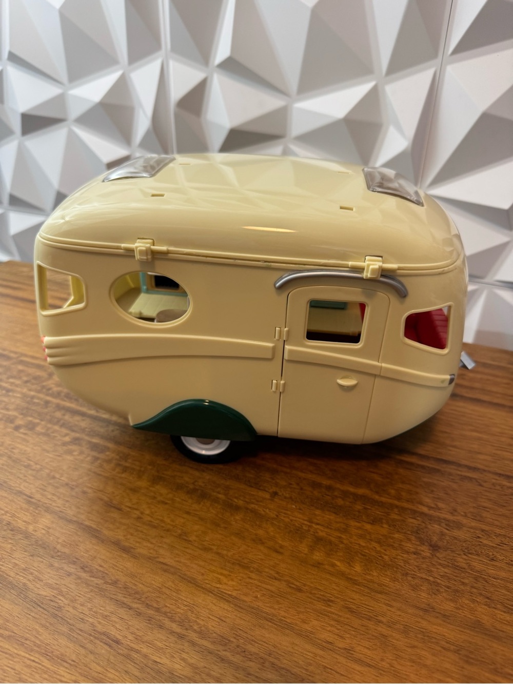 Calico Critters Caravan Family Camper Vintage-Style